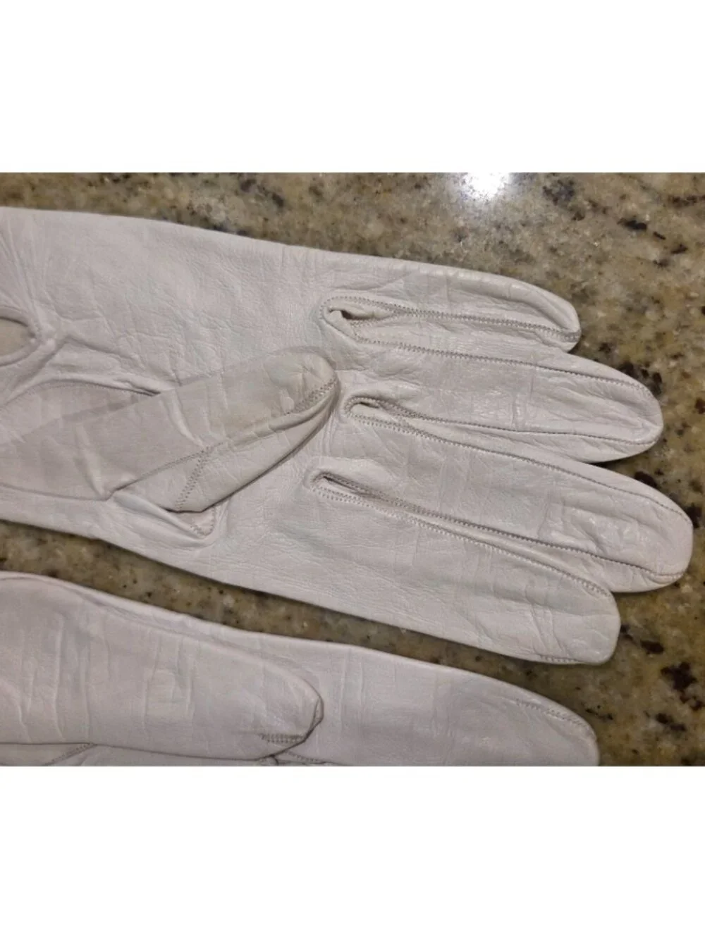 Vintage Womens Size S 6.5 Off-White Leather Silk Lined Formal Gloves Italy Saks